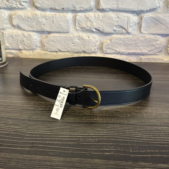 Women’s Madewell Black Leather Belt - Picture 3 of 3